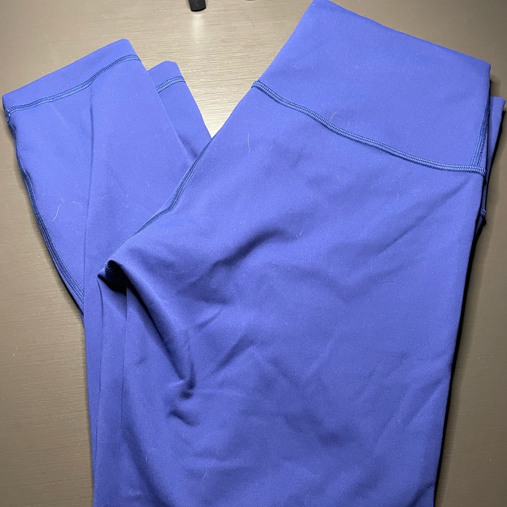 Lululemon crops brand new!